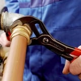 KNIPEX Cobra Rohr- / Wasserpumpen-Zange 87 05 250 rot/blau, Länge 250mm, für Rohre bis 2"