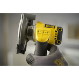 Stanley Akku-Multimaterialschneider (SFMCM300D2-QW), 18Volt, Trennmaschine schwarz/gelb, 2x Li-Ion-Akku 2,0Ah, in Softbag