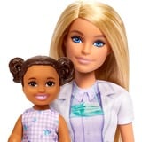 Mattel Barbie Zahnärztin-Puppe mit 1 Kinderpuppe und Accessoires