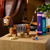 LEGO 43301 Disney Pixar Toy Story Slinky Buchstützen, Konstruktionsspielzeug 