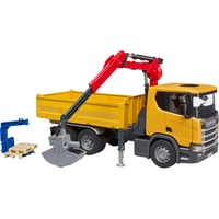 bruder Scania Super 560R Baustellen-LKW mit Kran und 2 Paletten, Modellfahrzeug