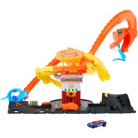 Hot Wheels City Pizza-Kobra-Angriff-Spielset mit Spielzeugauto im Maßstab 1:64, Rennbahn inkl. 1 Spielzeugauto